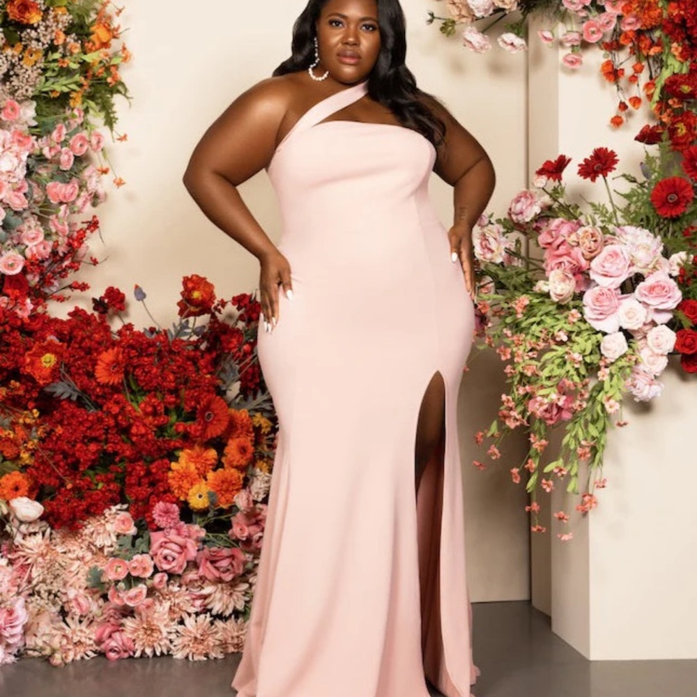 Elegant Pink One-Shoulder Gown